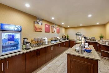 Hotel Comfort Inn & Suites