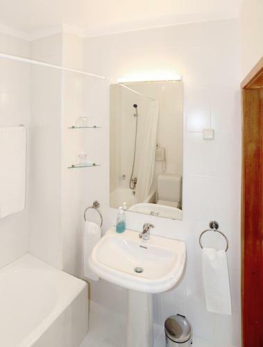 Bed & Breakfast Albergaria Caldelas
