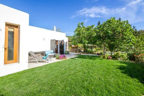Beautiful 5 Star Villa With Private Pool, Ibiza Villa 1040