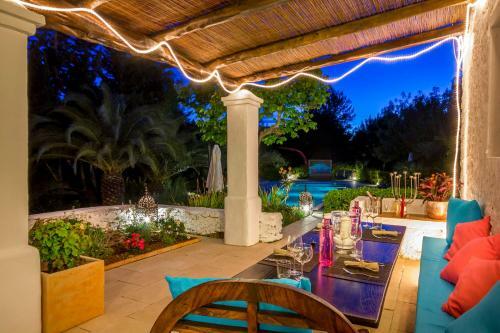 Beautiful 5 Star Villa With Private Pool, Ibiza Villa 1040
