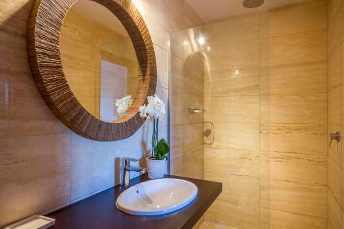 Beautiful 5 Star Villa With Private Pool, Ibiza Villa 1040