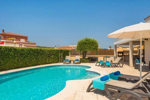 Gris 4 Bedroom Villa, Cala'n Forcat