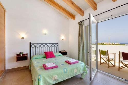Gris 4 Bedroom Villa, Cala'n Forcat