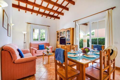 Alondra 3 Bedroom Villa, Cala'n Blanes