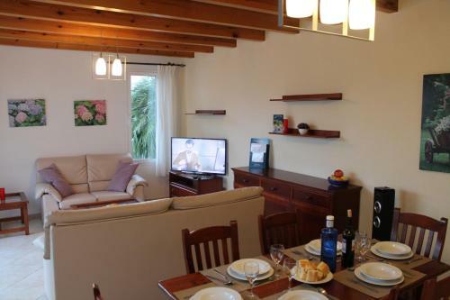 Villa Elena, Cala'n Bruc