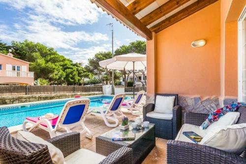 Cala'n Blanes Villa Sleeps 6 With Pool Air Con And Wifi