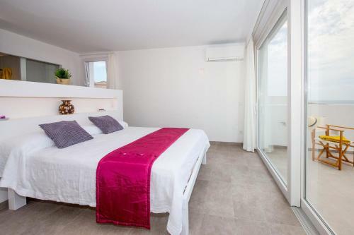 Aguamarina 4 Bedroom Villa, Cala'n Forcat