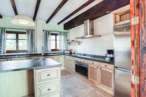 S'horta Villa Sleeps 8 Pool Air Con Wifi