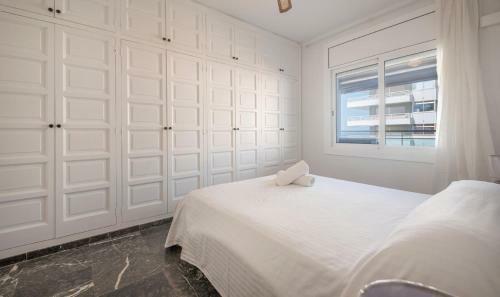 R107 Beachfront Apartment In Calafell