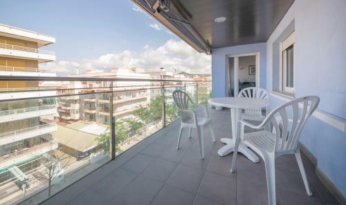 R107 Beachfront Apartment In Calafell