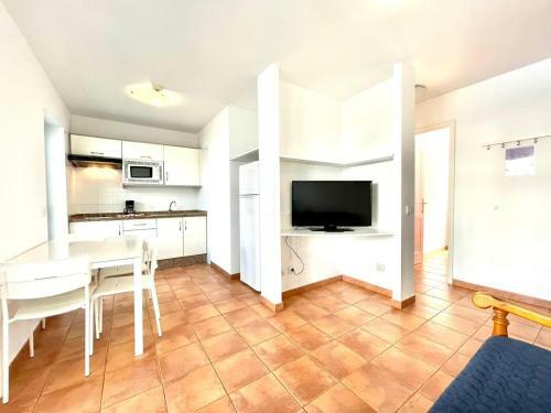 Apartamento Con Dos Dormitorios, Cerca de La Playa En Los Cancajos