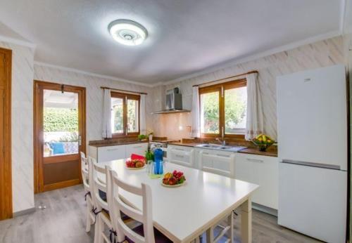 Alcanada Holiday Home Sleeps 7 With Wifi