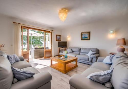 Alcanada Holiday Home Sleeps 7 With Wifi