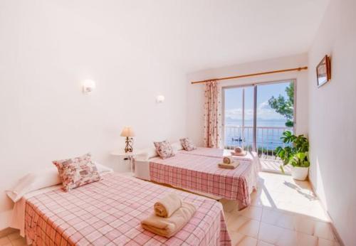 Alcanada Holiday Home Sleeps 7 With Wifi