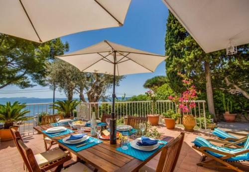 Alcanada Holiday Home Sleeps 6 With Wifi