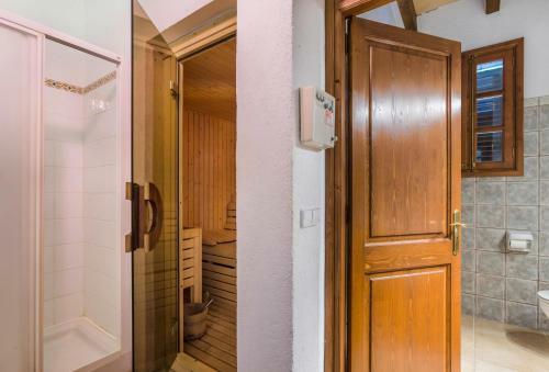 Sa Pobla Villa Sleeps 14 With Pool And Air Con
