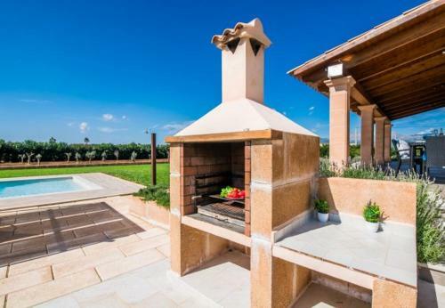 Sa Pobla Villa Sleeps 6 With Pool Air Con And Wifi