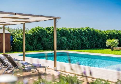 Sa Pobla Villa Sleeps 6 With Pool Air Con And Wifi