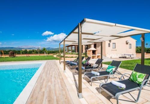 Sa Pobla Villa Sleeps 6 With Pool Air Con And Wifi