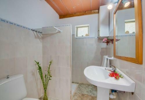 Sa Pobla Holiday Home Sleeps 6 With Pool
