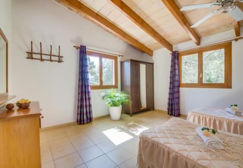 Sa Pobla Holiday Home Sleeps 6 With Pool