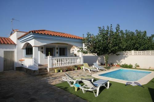 Riumar "nati", 250m To Beach, Private Pool, On-site-service, Dog Beach
