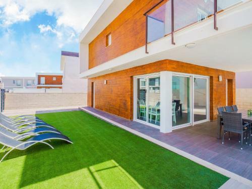 Splendid Villa In Gran Alacant With Private Swimming Pool