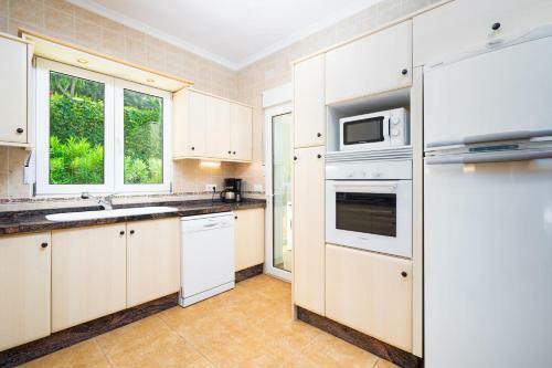 Xabia Villa Sleeps 4 With Pool Air Con And Wifi