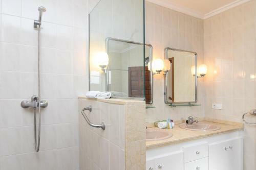 Xabia Villa Sleeps 18 With Pool And Free Wifi
