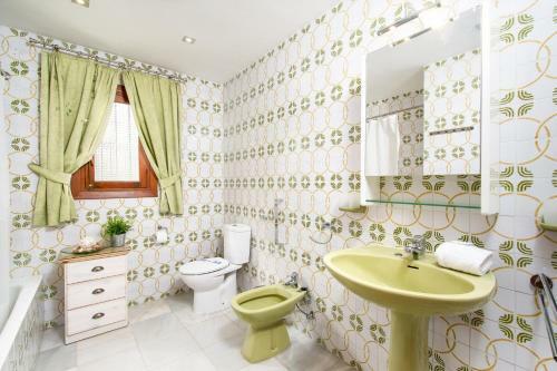 Xabia Villa Sleeps 6 Pool Air Con Wifi