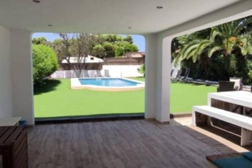 Immaculate 5-bed Villa In Xabia