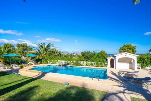 Xabia Villa Sleeps 8 With Pool Air Con And Wifi