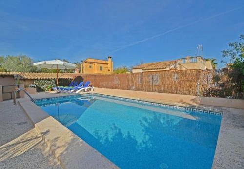 El Toro Villa Sleeps 8 With Pool Air Con And Wifi