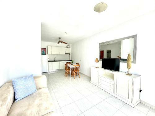 Bonito Apartamento de Un Dormitorio En Playa Paraiso