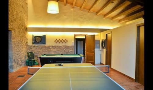 Montcortes Villa Sleeps 11 With Pool