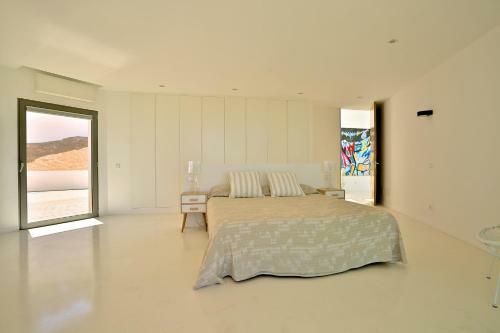 Villa In Es Cubells Sleeps 10 Includes Swimming Pool And Air Con