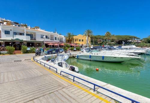 Sitio de Calahonda Apartment Sleeps 4 Pool Air Con