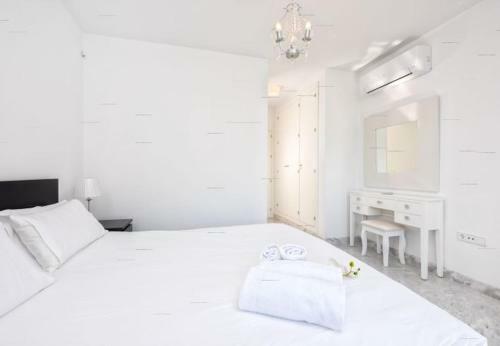 Sitio de Calahonda Apartment Sleeps 4 Pool Air Con