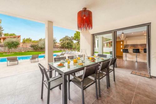Es Mal Pas Villa Sleeps 8 With Pool Air Con And Wifi