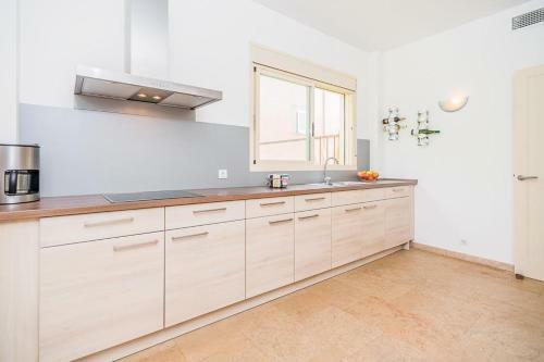 Es Mal Pas Villa Sleeps 8 With Pool Air Con And Wifi