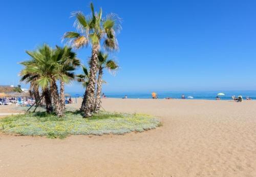 Cabopino Apartment Sleeps 6 Pool Air Con Wifi