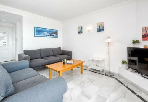 Sitio de Calahonda Apartment Sleeps 4 Pool Air Con