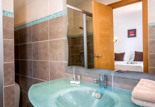 Cabopino Apartment Sleeps 4 Pool Air Con Wifi