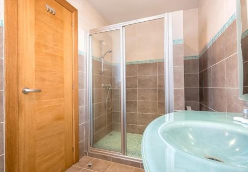 Cabopino Apartment Sleeps 4 Pool Air Con Wifi
