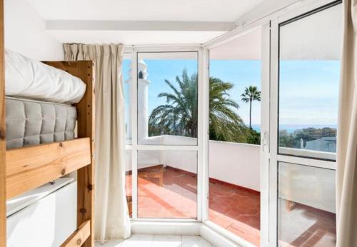 Cabopino Apartment Sleeps 6 Pool Air Con Wifi