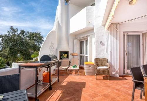 Cabopino Apartment Sleeps 6 Pool Air Con Wifi