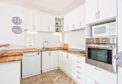 Cabopino Apartment Sleeps 4 Pool Air Con Wifi