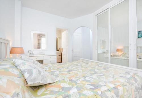 Cabopino Apartment Sleeps 4 Pool Air Con Wifi