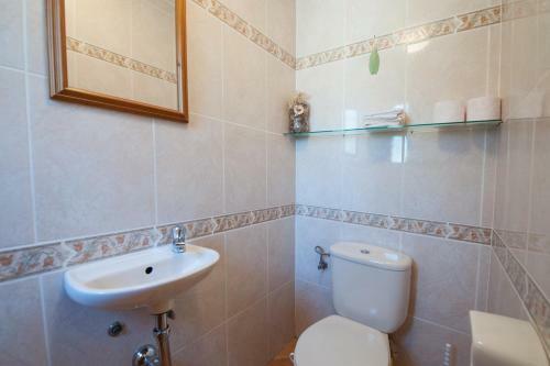 Fornells Holiday Home Sleeps 6 With Pool And Wifi