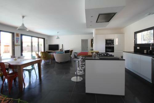Nouveau : Villa 5 Chambres Avec Piscine